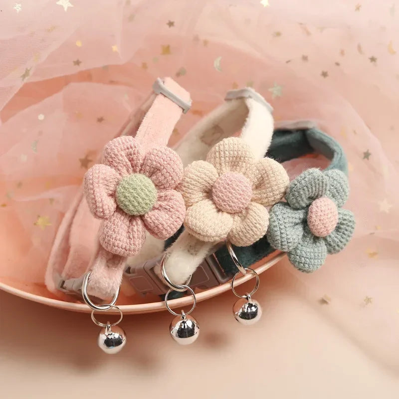 1PC Lovely Cat Collar Adjustable Cartoon Style Soft Plush Flower Collar with Bell Kitten Necklace Small Dog Pet Supplies